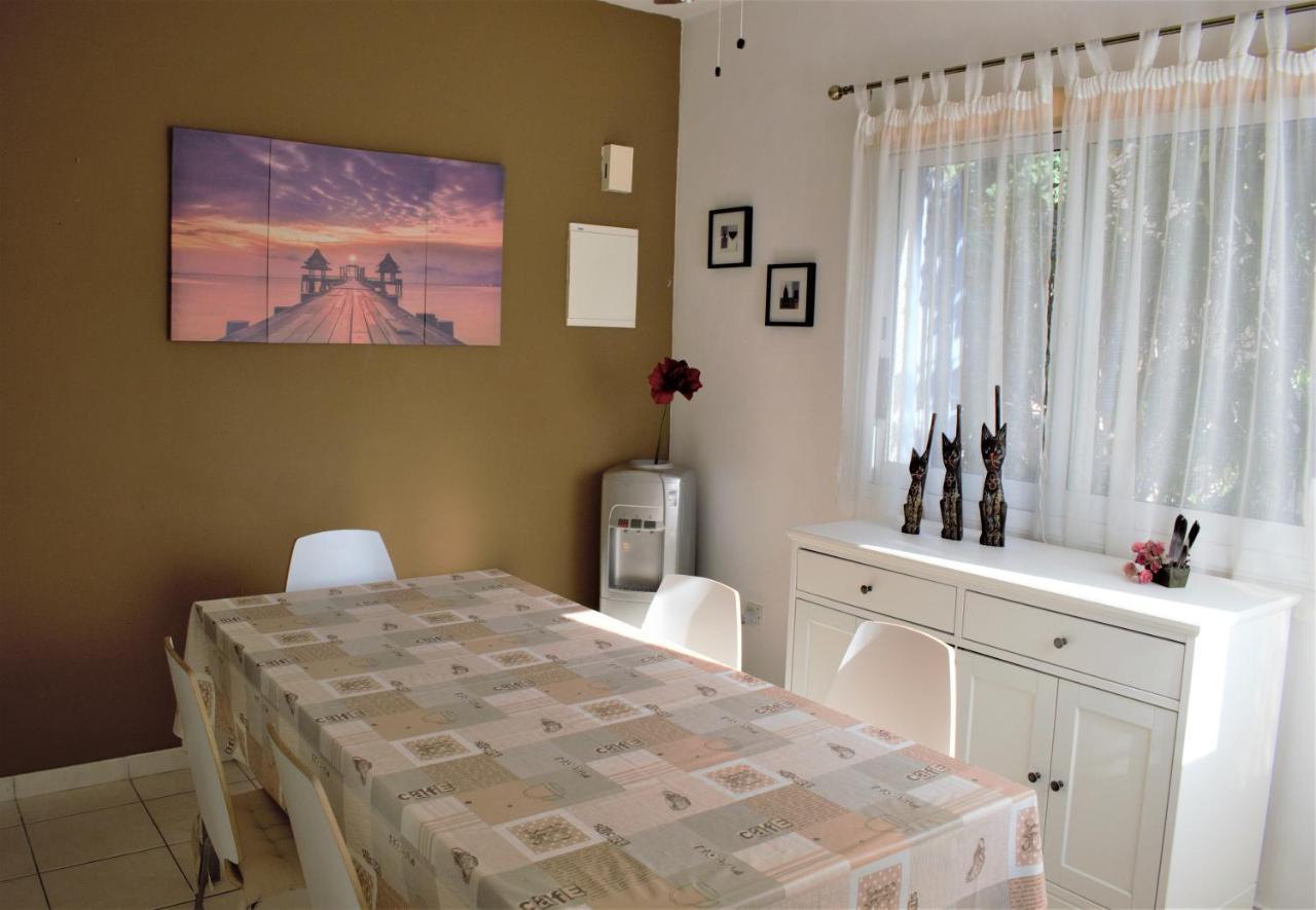 Townhouse In Paradise Gardens Пафос Екстериор снимка