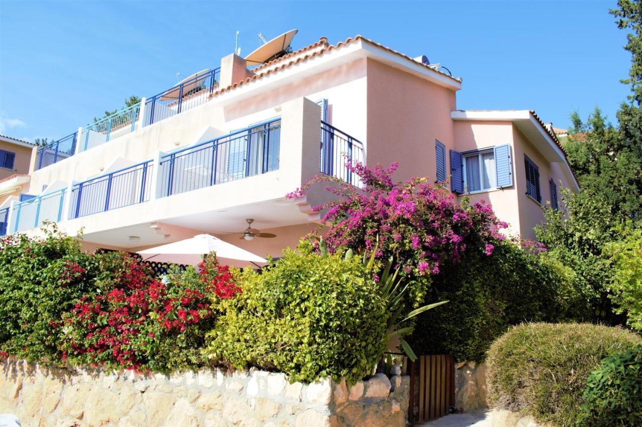 Townhouse In Paradise Gardens Пафос Екстериор снимка
