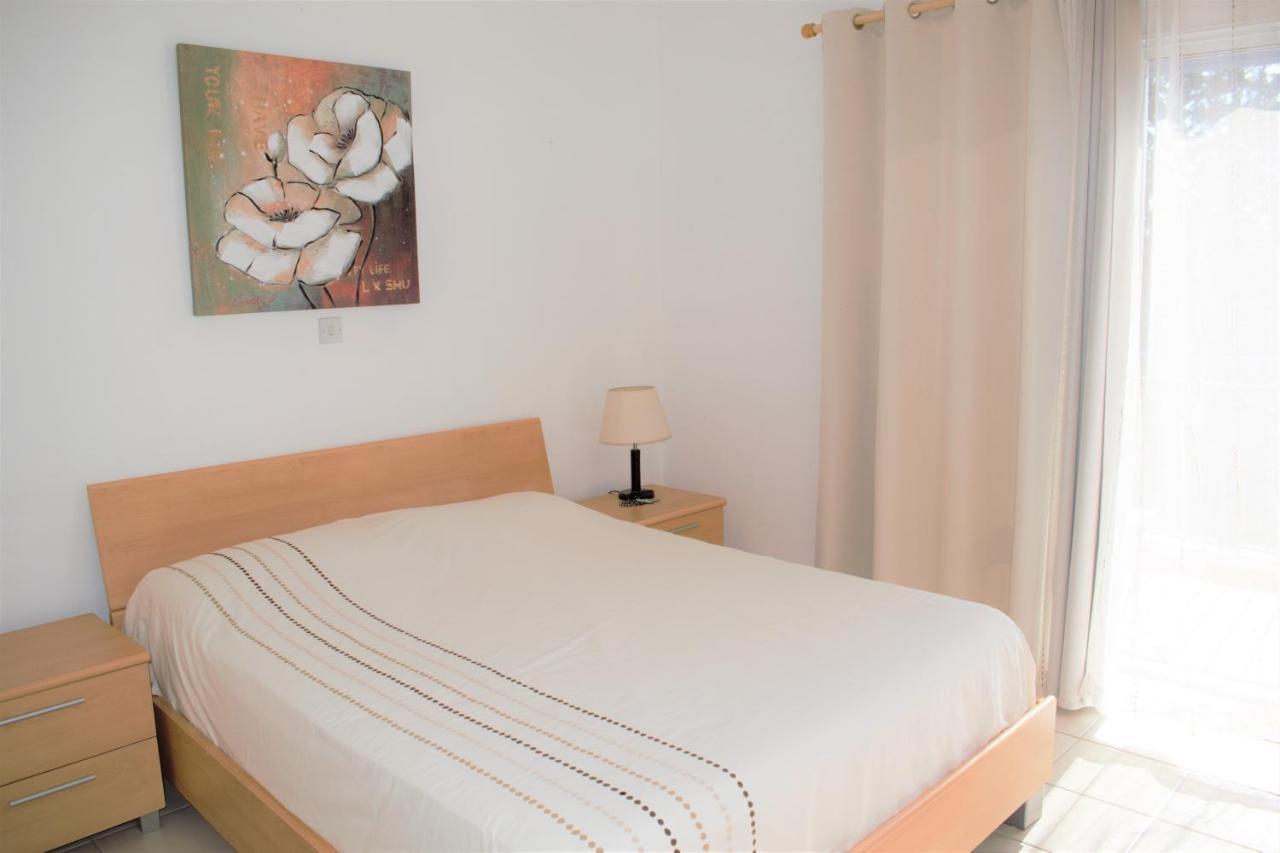 Townhouse In Paradise Gardens Пафос Екстериор снимка